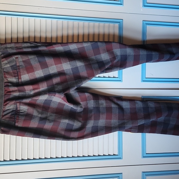 Uniqlo Plaid Elastic Waist Pants - Picture 8 of 11